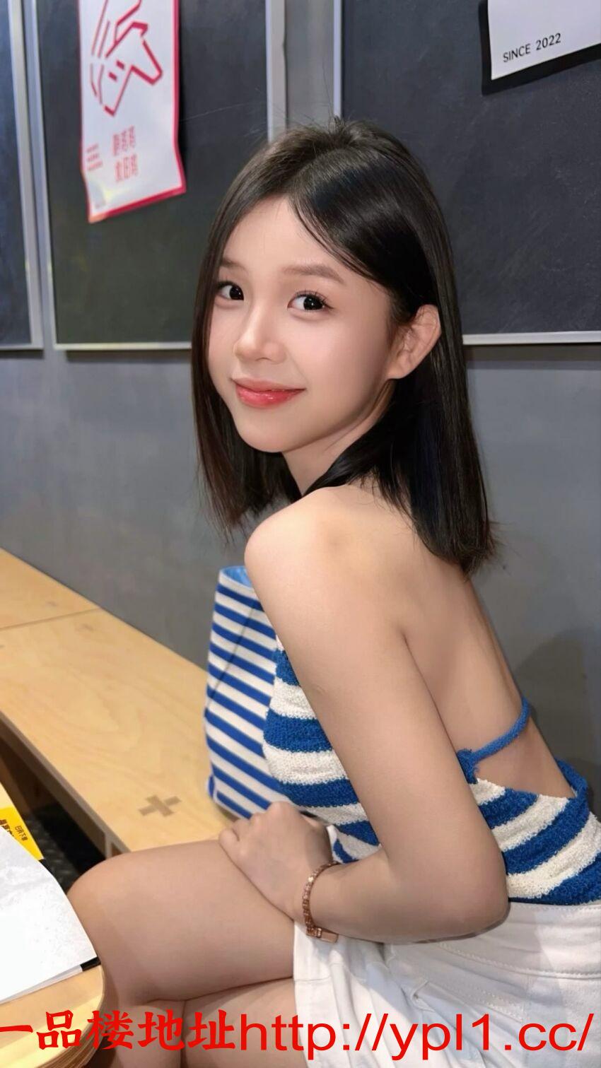 区皮肤美白的小姐姐