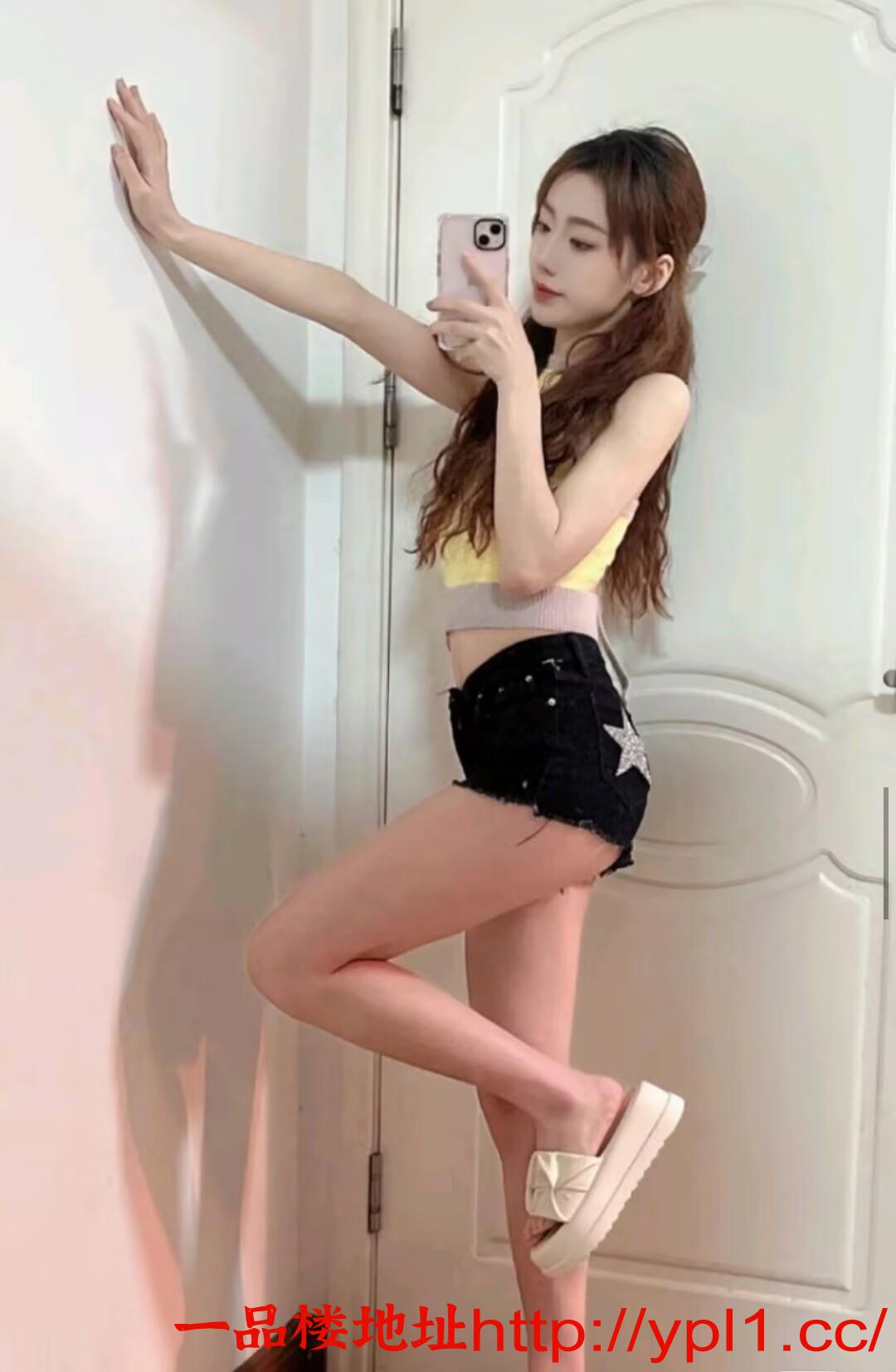 非常骚的高颜值邻家女