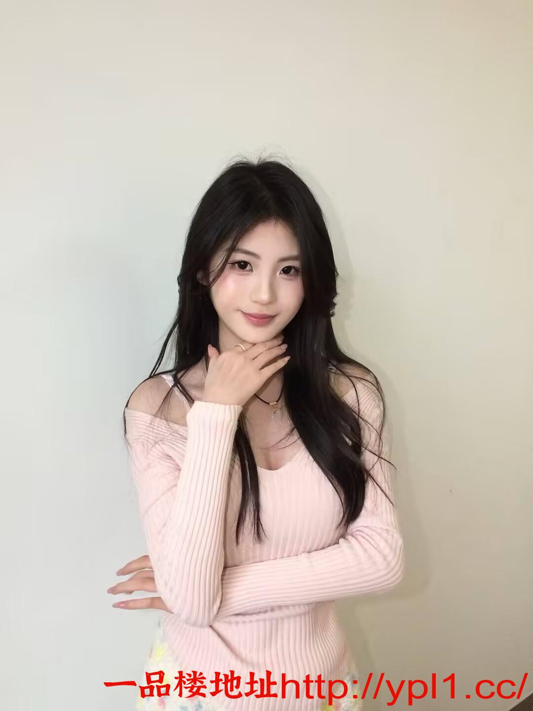 武侯性感兼职妹子白嫩大奶水多粉嫩服务超赞